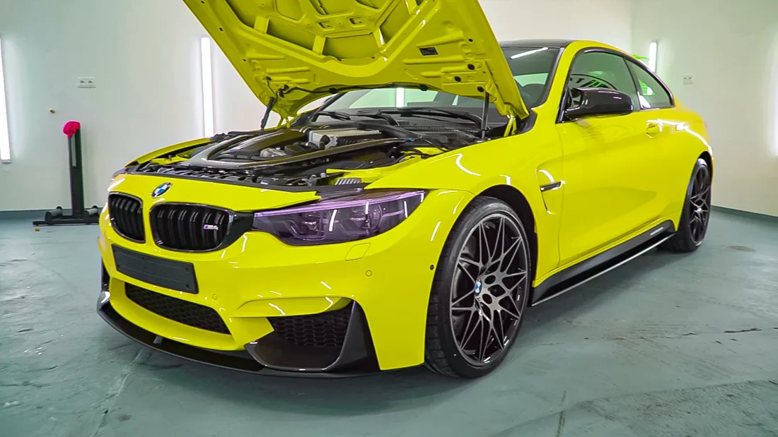 Náhled videa: BMW M4 – detailing v Hradci Králové