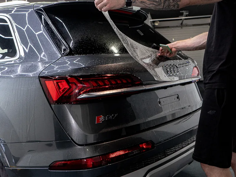 Aplikace PPF fólie na zadní část Audi