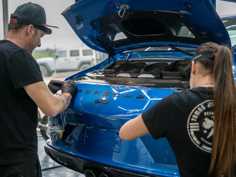Aplikace PPF fólie na zadní část Porsche 911 GT3